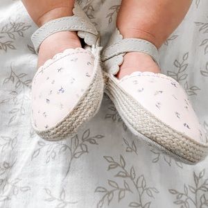 Baby girl crib shoes